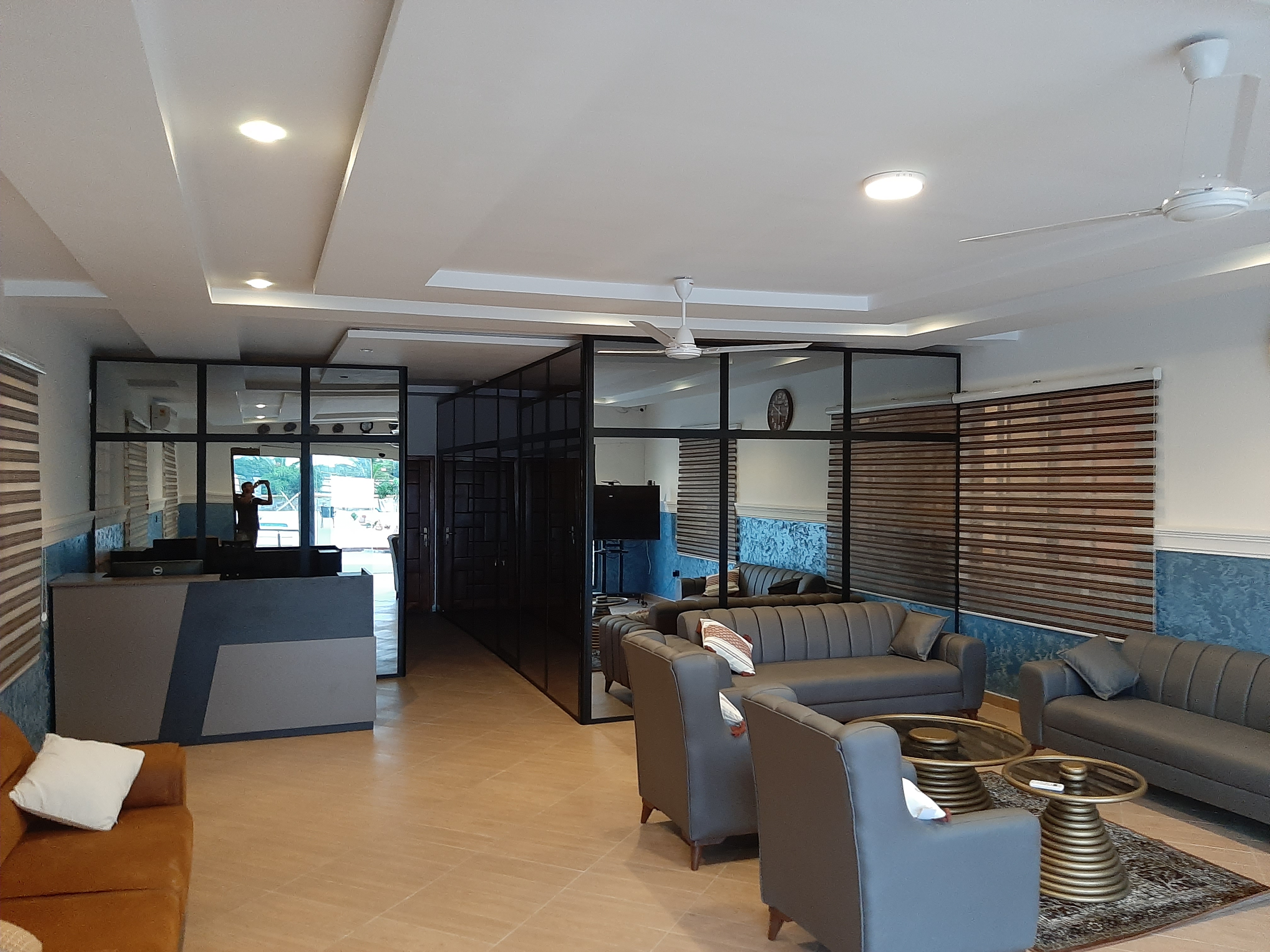 Madui Palce Hotel pool